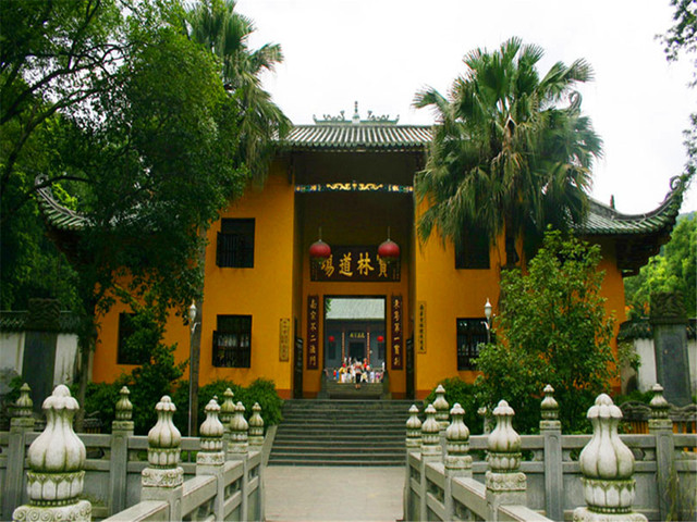 南华寺旅游攻略（南华寺旅游攻略一日游）