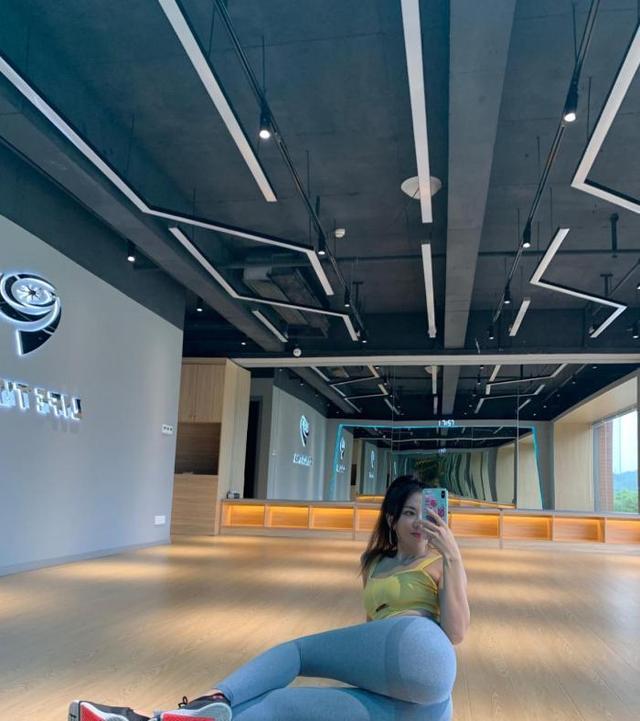 {ONEBETS}(健身教练81话今天我家没人下拉)